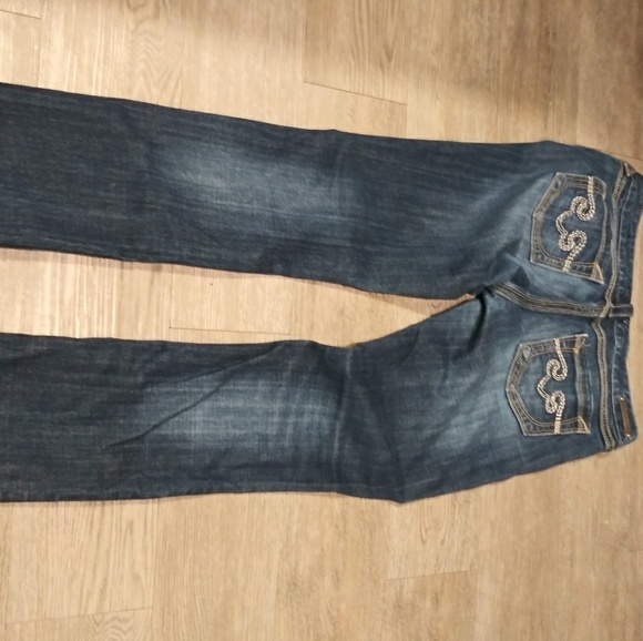 be Rock by Express dark faded embroidered jeans. - Picture 2 of 7